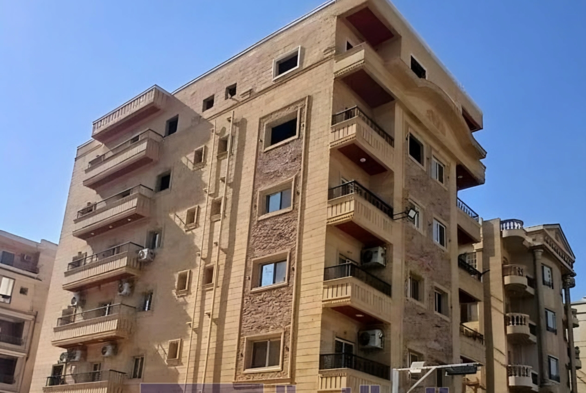 شقة للبيع في الحي الثامن 6 أكتوبر
