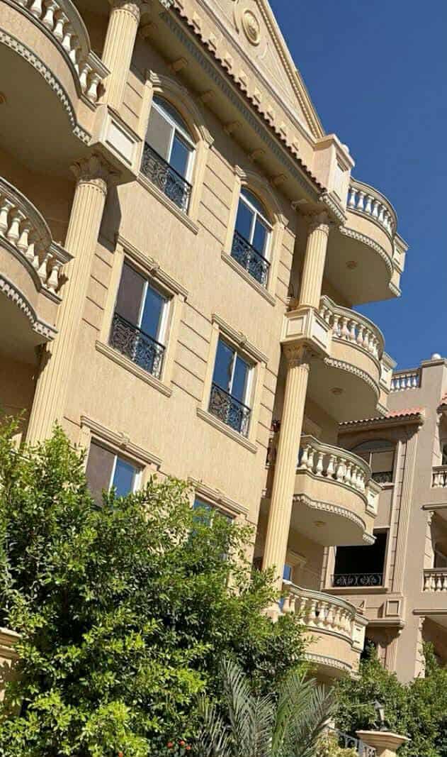 شقة للبيع أمام مول العرب