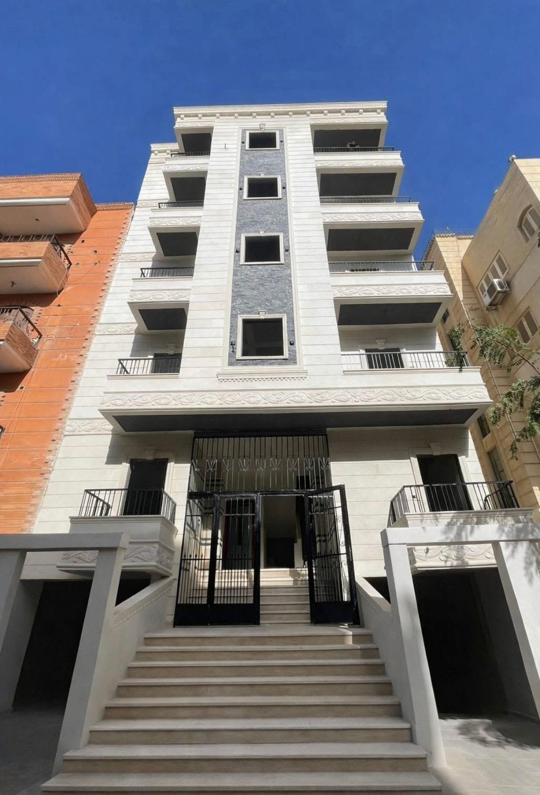 شقق للبيع بجوار جامعة MSA